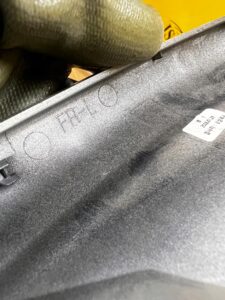 OSŁONA ZAŚLEPKA RELINGU DACHOWEGO TYŁ LEWY NISSAN X-TRAIL III T32