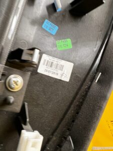 OSŁONA LISTWA DEKOR KONSOLI DESKI SKÓRA PRAWY LED AMBIENTE INFINITI Q30 EU