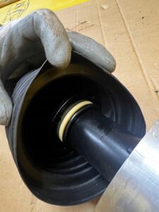 AMORTYZATOR PNEUMATYCZNY PRZÓD PRAWY LAND ROVER DEFENDER II L663