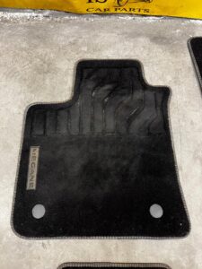 KOMPLET DYWANIKI WYCIERACZKI WELUROWE ORYGINALNE RENAULT MEGANE IV HB