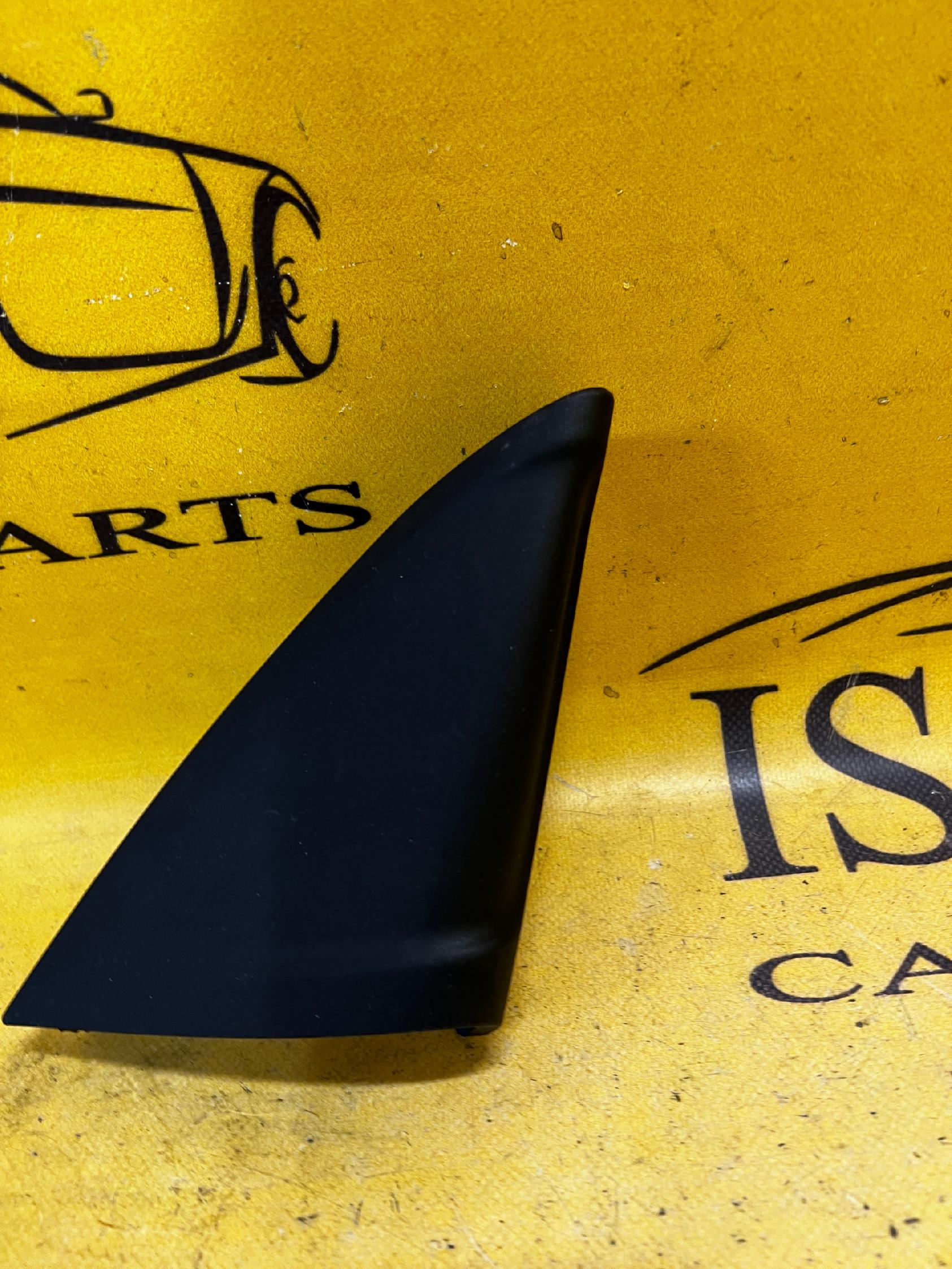 TRÓJKĄT OSŁONA PLASTIK ZAŚLEPKA LUSTERKA PRAWEGO BMW 5 G30