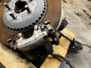 ZWROTNICA TARCZA ZACISK TYŁ PRAWY LAND ROVER DISCOVERY SPORT V L550 LIFT