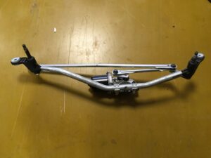 MECHANIZM WYCIERACZEK DACIA SANDERO II STEPWAY