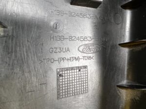 OSŁONA SŁUPKA ŚRODKOWEGO LEWA FORD FIESTA MK8