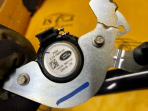 GŁOŚNIK WYSOKOTONOWY LAND ROVER DISCOVERY 5 V L462