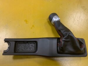 MIESZEK GAŁKA WYBIERAKA REDUKTORA JEEP WRANGLER JL