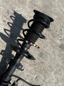 NOGA ZWROTNICA AMORTYZATOR PRZÓD LEWY LEWA RENAULT MEGANE IV