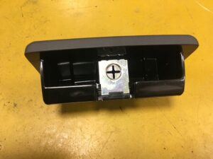 SCHOWEK PÓŁKA POPIELNICZKA WNĘKA INFINITI G37