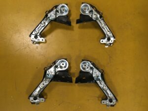 RĄCZKA WSPORNIK BOCZKA PRAWA NISSAN X-TRAIL T32