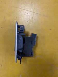 PRZEŁĄCZNIK SZYB PANEL PRAWY PRZÓD JAGUAR XF X260