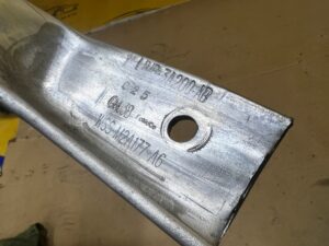 BELKA ROZPÓRKA WSPORNIK KIELICHÓW PRZÓD PRAWY FORD EXPLORER MK6