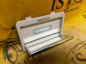 LAMPKA LUSTERKO WEWNĘTRZNE PODSUFITKI AUDI A8 D4 4H