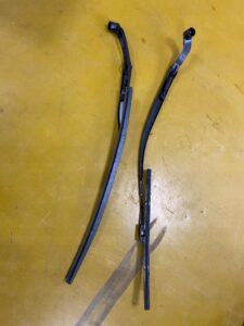 KOMPLET RAMION WYCIERACZEK EUROPA INFINITI Q50