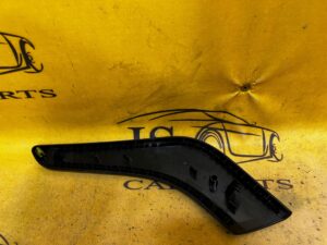 RĄCZKA KLAMKA UCHWYT WEWNĘTRZNY BOCZKU DRZWI PRAWY PRAWA SKODA SCALA