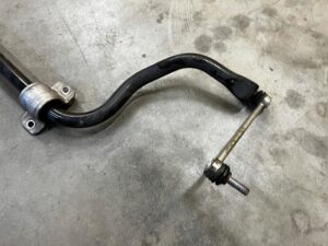 DRĄŻEK STABILIZATORA PRZÓD PRZEDNI RANGE ROVER VELAR L560