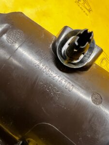 OSŁONA ZAŚLEPKA PROWADNICY FOTELA KANAPY TYŁ LEWY MERCEDES GLS X166 BRĄZ