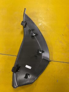 ZAŚLEPKA OSŁONA BOCZEK DESKI LEWY JAGUAR XF X260