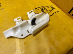 WSPORNIK MOCOWANIE SŁUPKA B PRAWY PRAWE TESLA MODEL 3 PRZEDLIFT