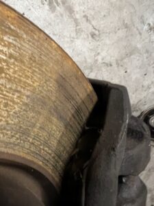 ZWROTNICA TARCZA PRZÓD LEWY LAND ROVER DISCOVERY V 5 L462 2.0 D