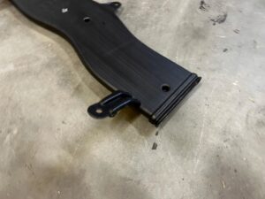 KANAŁ TUNEL KRATKA NAWIEWU POWIETRZA DACHU TYŁ PRAWY MERCEDES GLS X166