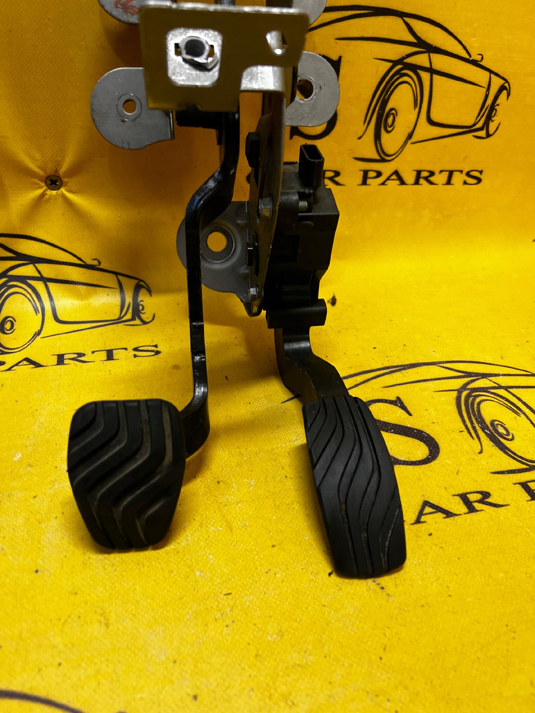 PEDAŁY GAZ HAMULEC MANUAL RENAULT MEGANE IV