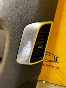 POSZYCIE OSŁONA SŁUPKA ŚRODKOWEGO B PRAWY PORSCHE PANAMERA 970 I LIFT