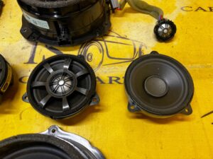 KOMPLET ZESTAW 13 GŁOŚNIKÓW MERIDIAN RANGE ROVER VELAR L560