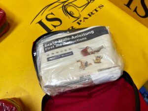 APTECZKA SAMOCHODOWA DUŻA PIERWSZA POMOC BMW NOWA OEM