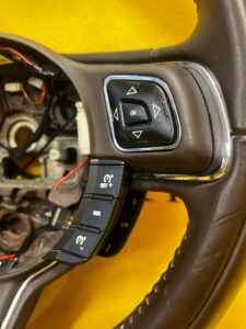 JAGUAR XJ X351 KIEROWNICA GRZANA BRĄZOWA