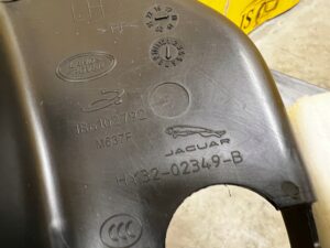 PLASTIK OSŁONA PROGU SŁUPKA A PRZÓD LEWA LEWY LAND ROVER DISCOVERY 5 V L462