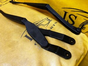 KOMPLET RAMIONA WYCIERACZKI PRZÓD MERCEDES CLS W218 EU