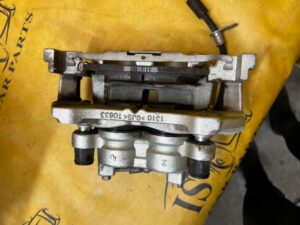 ZACISK HAMULCOWY PRZÓD LEWY FORD KUGA MK3