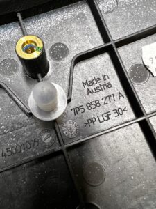 OSŁONA DASZEK LICZNIKA ZAGERÓW PORSCHE CAYENNE II 7P5 LIFT 92A