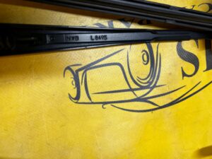 KOMPLET RAMIONA WYCIERACZKI PRZÓD RENAULT KADJAR LIFT