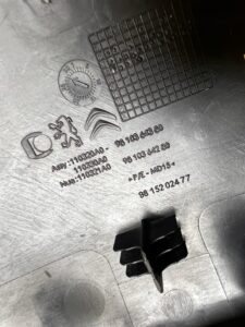 OSŁONA OBUDOWA KOLUMNY KIEROWNICZEJ PEUGEOT 3008 5008 II