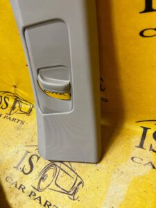 OSŁONA POSZYCIE SŁUPKA B ŚRODKOWEGO ŚRODEK PRAWE PRAWA PRAWEGO SKODA SCALA