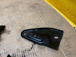 UCHWYT BLACHA WSPORNIK MOCOWANIE FORD BRONCO 21-