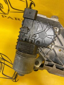 SILNICZEK MECHANIZM WYCIERACZEK FORD FIESTA MK7