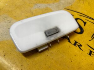 LAMPA PODSUFITKI OŚWIETLENIE WNĘTRZA RENAULT CAPTUR I PRZEDLIFT