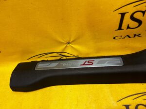 LEWA LISTWA NAKŁADKA PROGU FORD KUGA MK3 ST LINE