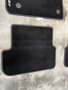 KOMPLET DYWANIKI WYCIERACZKI WELUROWE ORYGINALNE DACIA SANDERO III STEPWAY