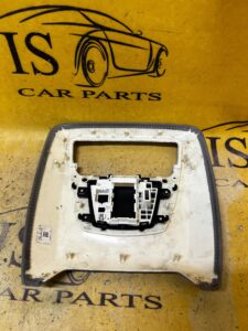 RAMKA LAMPKI LAMPKA PODSUFITKI OŚWIETLENIE WNĘTRZA BMW 7 F01 F02