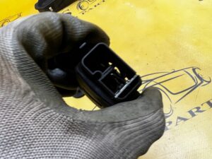 CZUJNIK TEMPERATURY I WILGOTNOŚCI POWIETRZA FORD BRONCO 21-