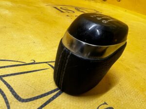 GAŁKA ZMIANY 6 BIEGÓW MANUAL SKÓRA RENAULT KADJAR