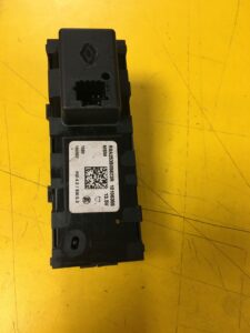 PANEL PRZYCISKI EKRANU RADIA RENAULT KADJAR