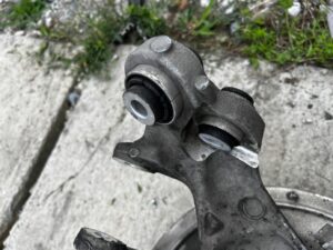 ZWROTNICA PIASTA TARCZA ZACISK TYŁ PRAWY LAND ROVER DISCOVERY V L462 2.0 D