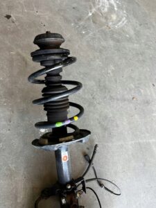 MCPHERSON LEWY PRZÓD NOGA AMORTYZATOR ZWROTNICA DACIA SANDERO III 3 1.0 SCE