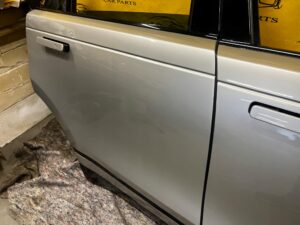 DRZWI PRAWA STRONA PRAWY PRZÓD TYŁ RANGE ROVER RANGE ROVER VELAR L560