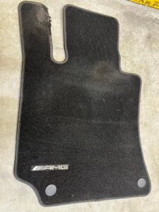 KOMPLET DYWANIKI WYCIERACZKI WELUROWE ORYGINALNE MERCEDES CLS W218 AMG