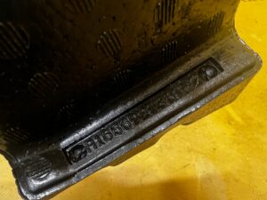 WYGŁUSZENIE BOCZKA BAGAŻNIKA NADKOLA BŁOTNIKA TYŁ LEWY MERCEDES GL X166